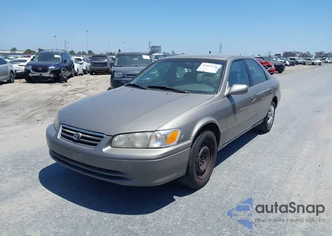 2000 Toyota Camry Le из США, поврежденный, VIN 4T1BG22K7YU623100